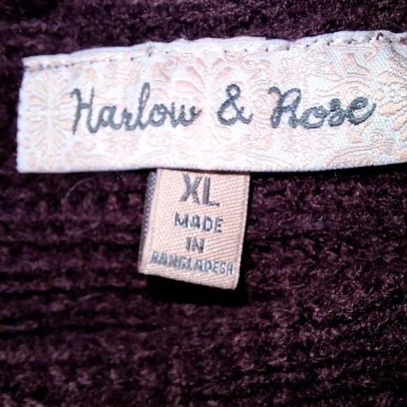 A Harlow and Rose double v-neck thick laced top burgundy sweater in an XL - Picture 5 of 6